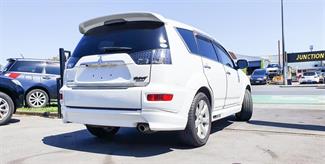 2010 Mitsubishi Outlander - Thumbnail