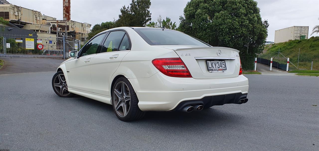 2011 Mercedes-Benz C63