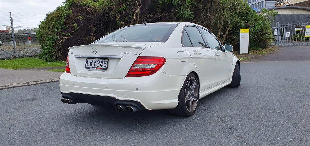 2011 Mercedes-Benz C63