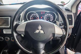 2010 Mitsubishi Outlander - Thumbnail