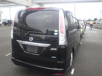 2011 Nissan Serena - Thumbnail