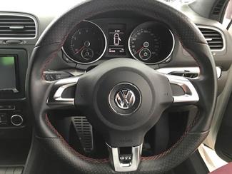 2011 Volkswagen Golf GTI - Thumbnail